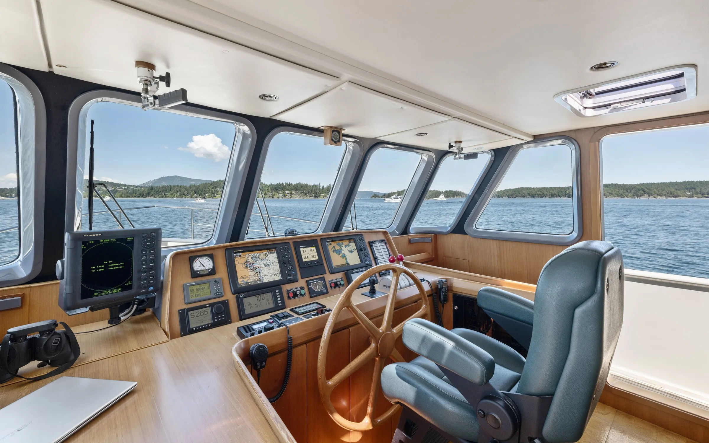 Umiak V — photograph 45 of 49