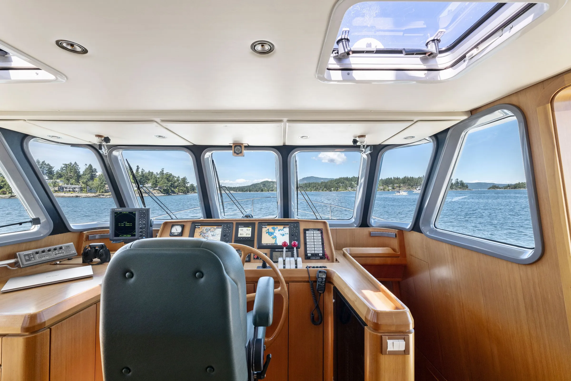 Umiak V — photograph 46 of 49