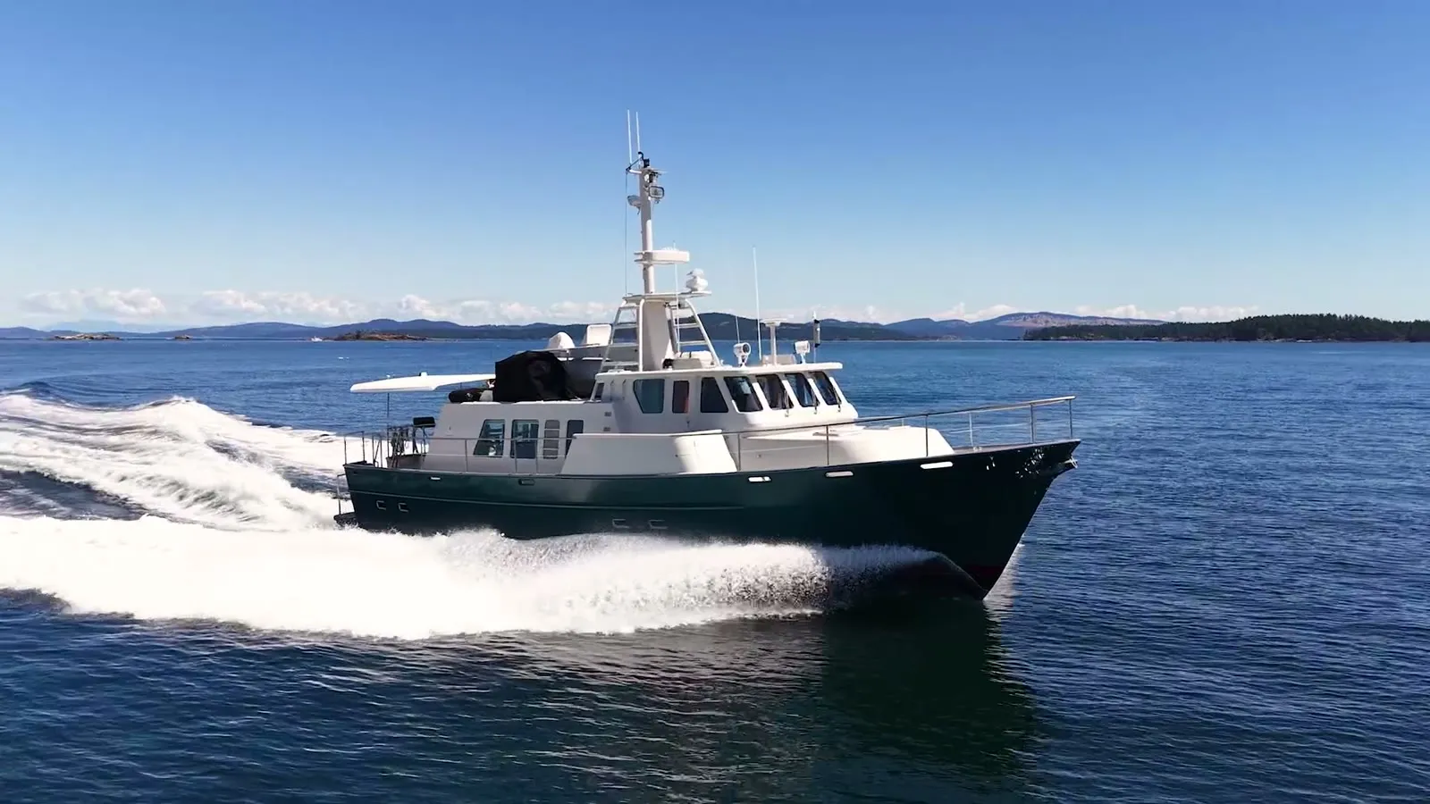 Umiak V under way